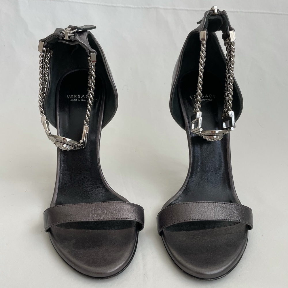 Versace silver Medusa ankle chain open toe sandal 37,5